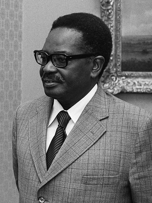 Dr. Agostinho Neto†